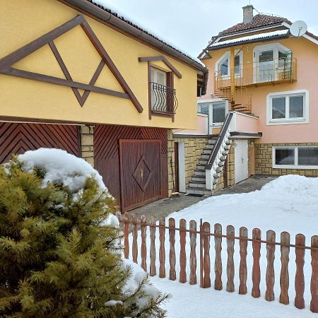 Apartman Elegant Bešeňová Eksteriør billede