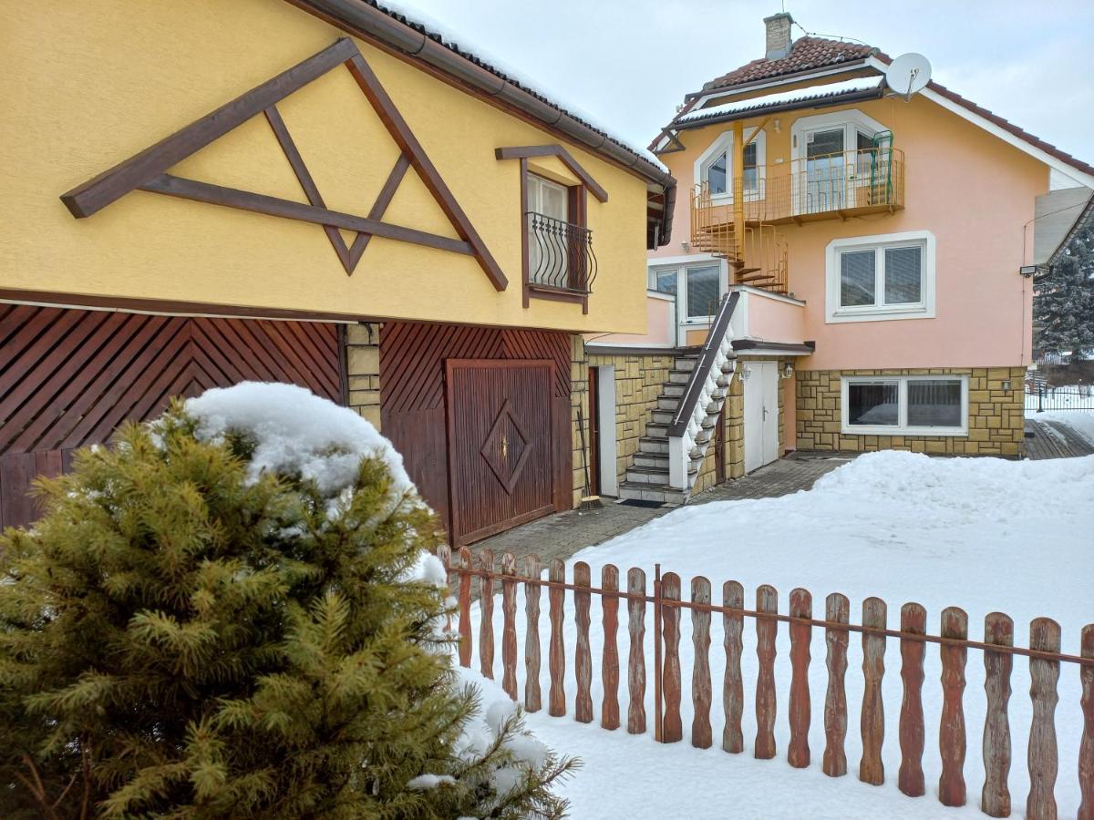 Apartman Elegant Bešeňová Eksteriør billede