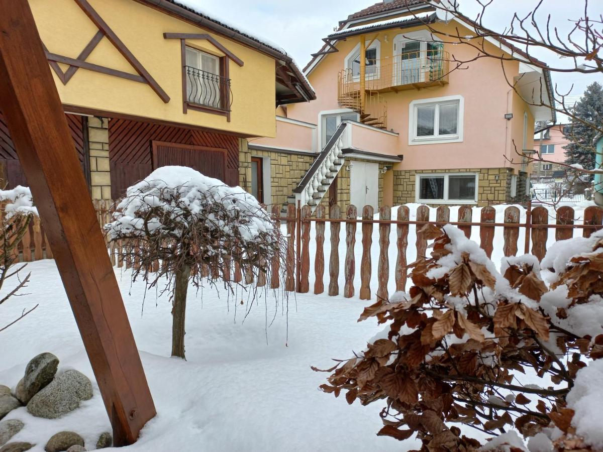 Apartman Elegant Bešeňová Eksteriør billede