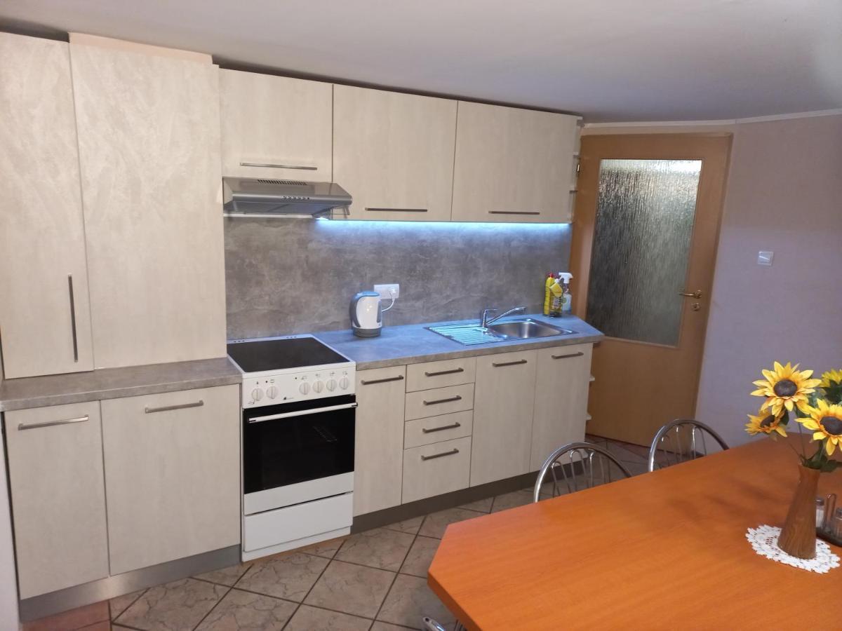 Apartman Elegant Bešeňová Eksteriør billede