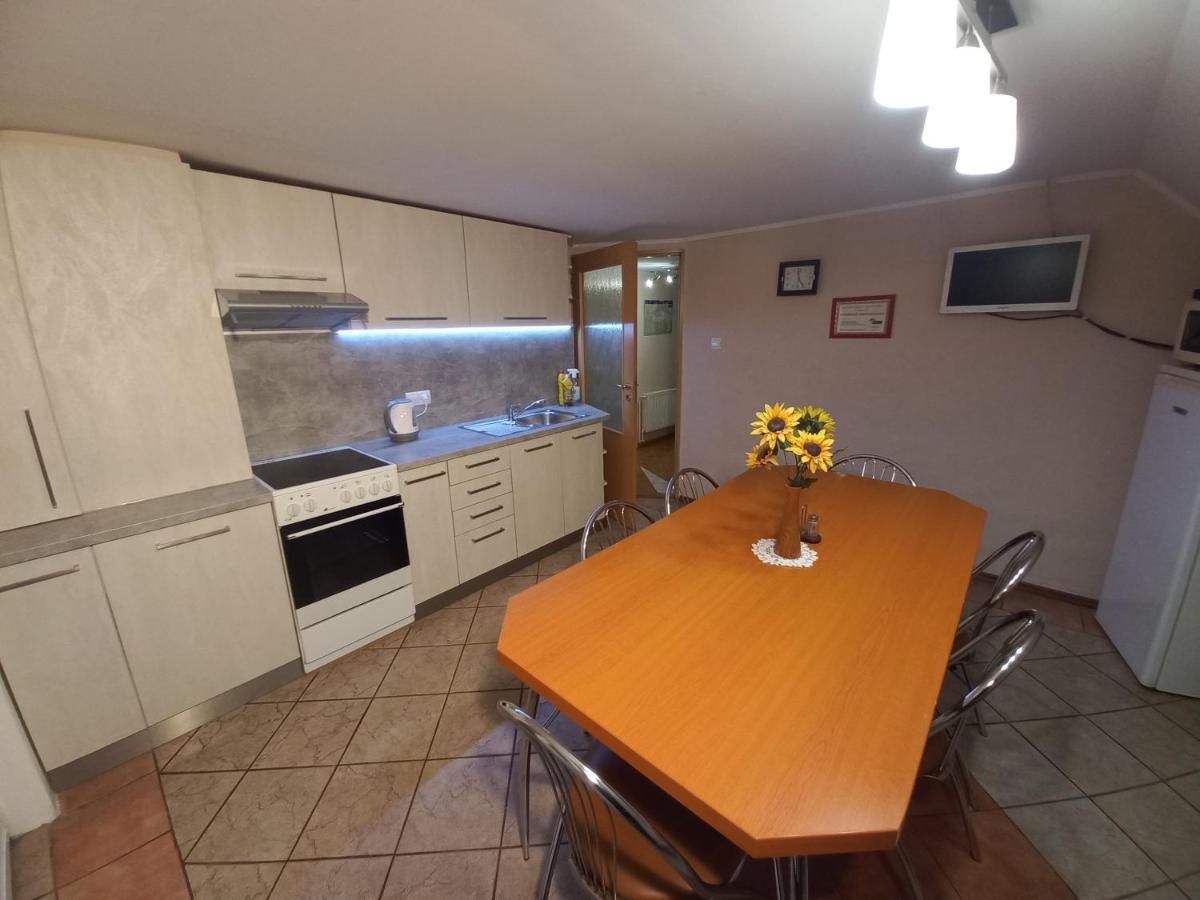 Apartman Elegant Bešeňová Eksteriør billede
