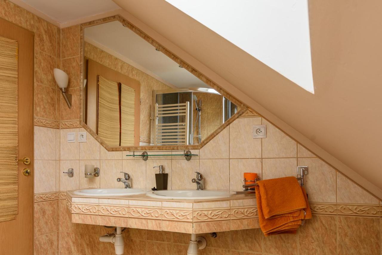 Apartman Elegant Bešeňová Eksteriør billede