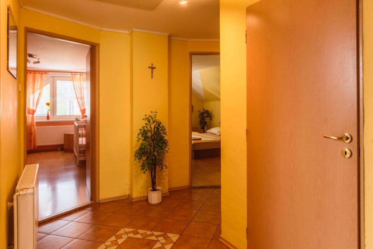 Apartman Elegant Bešeňová Eksteriør billede